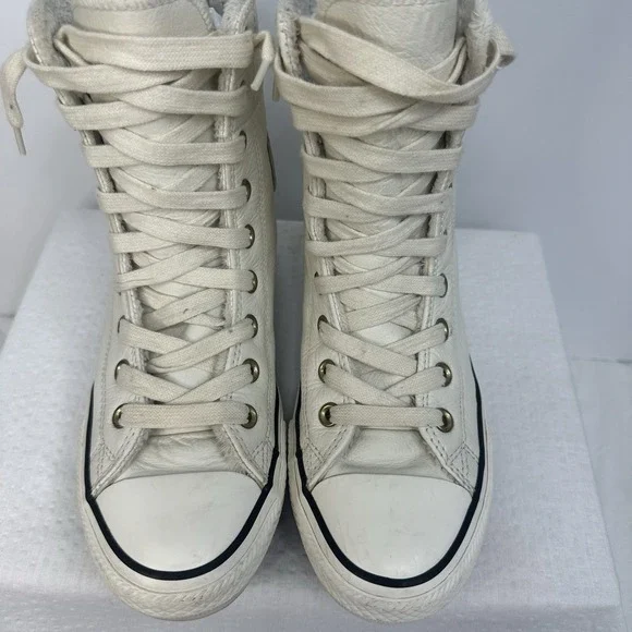Converse Women's Size 8 Ivory Leather High Rise High Top Lined Lugged Back Zip - Picture 4 of 15